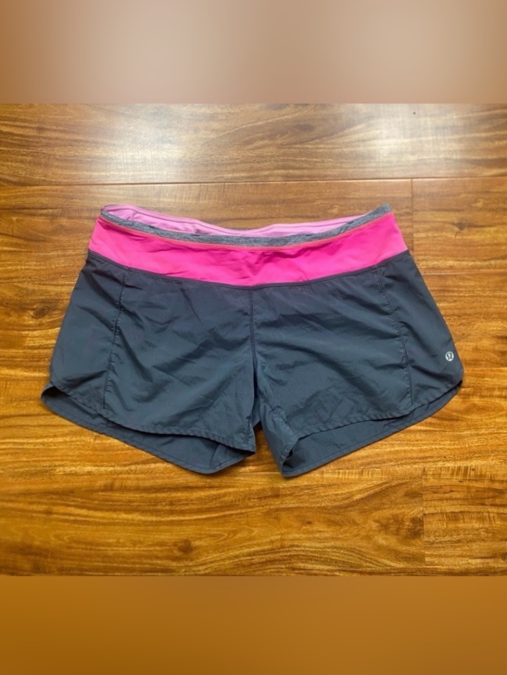 Lululemon Women Gray Pink Run Speed Lined Shorts 4" Running Workout Gym Size 10